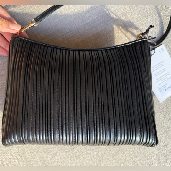 Mansur Gavriel Elegant Black Pleated leather Shoulder Bag - Picture 4 of 12